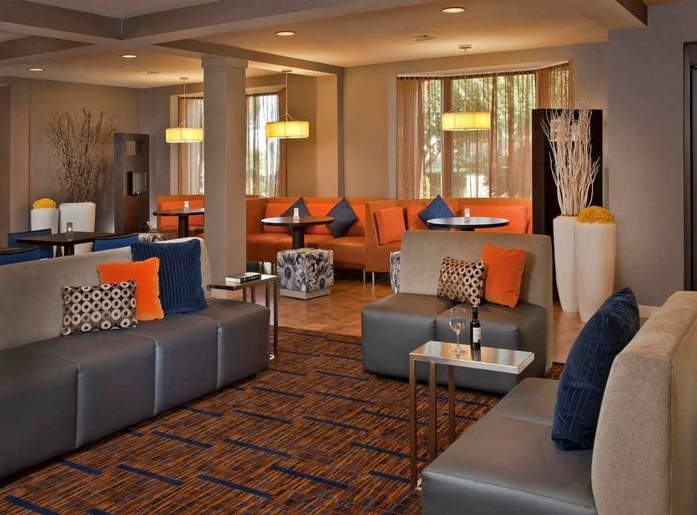 Courtyard By Marriott Miami Aventura Mall Restaurant photo