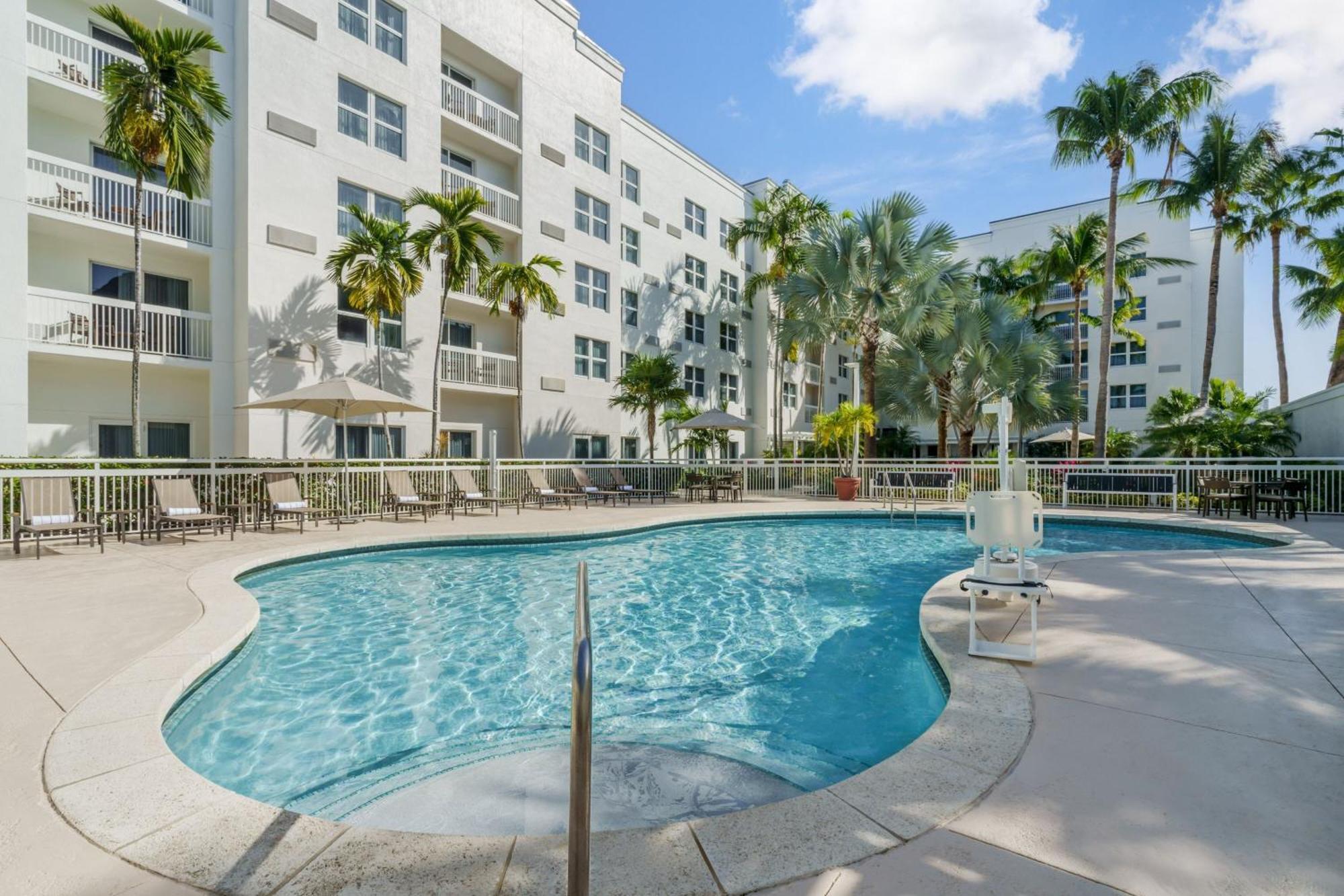 Courtyard By Marriott Miami Aventura Mall Extérieur photo